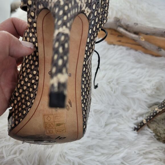 Dolce vita Helena cut out sandals - Picture 10 of 14